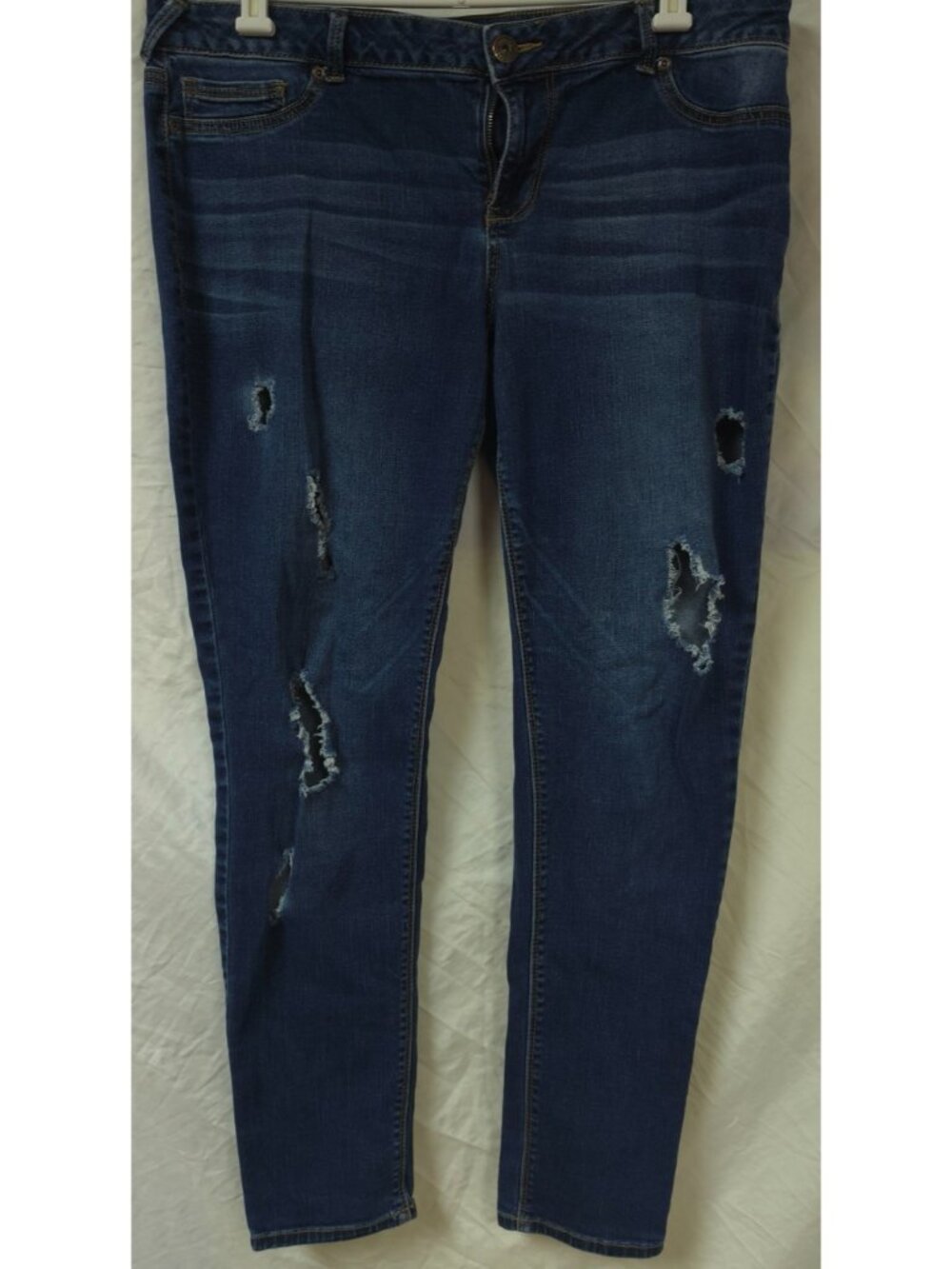 Maurices Womens XL Reg Stretch Distressed Hole Skinny Denim Jeggings Jeans 38X31